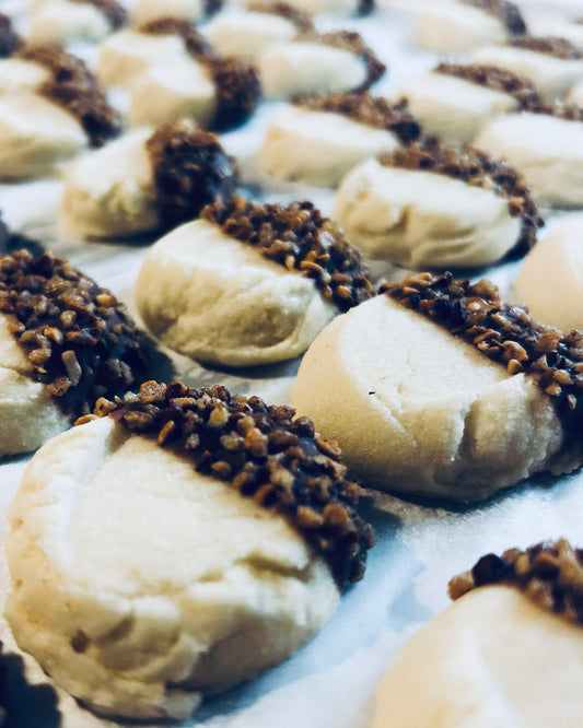 Mariah - hazelnut praline shorty